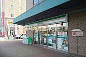 【コンビニエンスストア】ファミリーマート佐世保三浦町店まで959ｍ