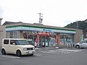 【コンビニエンスストア】ファミリーマート 岐阜さぎやま店まで823ｍ
