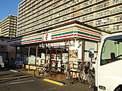 【コンビニエンスストア】セブンイレブン大阪三国本町3丁目店まで591ｍ