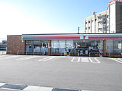 【コンビニエンスストア】セブンイレブン松阪荒木店まで809ｍ