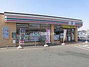 【コンビニエンスストア】セブン-イレブン 守谷本町店まで435ｍ