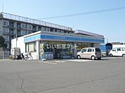 【コンビニエンスストア】ローソン 新居浜新田町店まで351ｍ