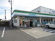 【コンビニエンスストア】ファミリーマート姫路中島店まで743ｍ