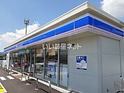 【コンビニエンスストア】ローソン 斑鳩小吉田二丁目店まで724ｍ