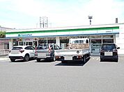 【コンビニエンスストア】ファミリーマート 姶良西餅田店まで300ｍ