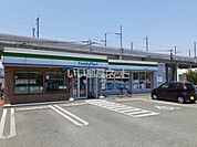 【コンビニエンスストア】ファミリーマート段山本町店まで477ｍ