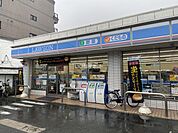 【コンビニエンスストア】ローソン 東大阪四条町店まで821ｍ