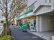 【コンビニエンスストア】ファミリーマート曙橋店まで314ｍ