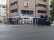 【コンビニエンスストア】ローソン新宿水道町店まで183ｍ