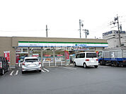【コンビニエンスストア】ファミリーマート 松阪かわいまち店まで360ｍ