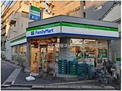 【コンビニエンスストア】ファミリーマート 中野桃園店まで386ｍ