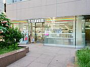 【コンビニエンスストア】セブンイレブン千代田岩本町1丁目店まで121ｍ