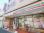【コンビニエンスストア】セブンイレブン新宿岩戸町店まで434ｍ