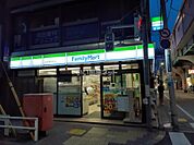 【コンビニエンスストア】ファミリーマート浅草橋駅前店まで542ｍ