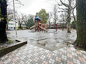 【公園】新宿区立三栄公園まで292ｍ