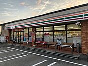 【コンビニエンスストア】セブンイレブン　魚津上村木店まで1582ｍ