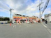 【コンビニエンスストア】デイリーヤマザキ 福岡西片江店まで377ｍ