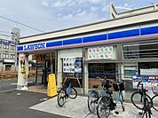 【コンビニエンスストア】ローソン 東大阪小阪三丁目店まで556ｍ