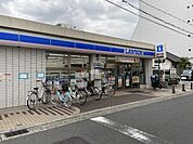 【コンビニエンスストア】ローソン 近鉄布施駅北店まで460ｍ