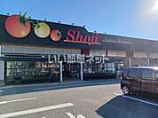 【スーパー】ショージ高屋駅前店まで115ｍ