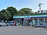 周辺：【コンビニエンスストア】ファミリーマート 小松原中央店まで853ｍ