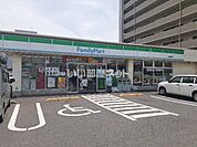 【コンビニエンスストア】ファミリーマート　卸町店まで195ｍ