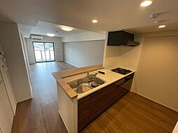 北大阪急行電鉄 桃山台駅 徒歩11分の賃貸マンション 4階2LDKのリビング/ダイニング