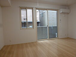 ロータス草加　II 105 1階1LDKのリビング/ダイニング