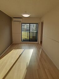 ＥＡＳＴIV（イーストIV 201 2階1LDKのリビング/ダイニング