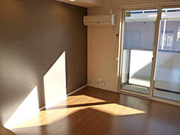 伊豆箱根鉄道駿豆線 伊豆長岡駅 バス6分 小学校前下車 徒歩5分の賃貸アパート 2階ワンルームのリビング/ダイニング