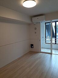 シャンポール六呂見 103 1階1LDKのリビング/ダイニング