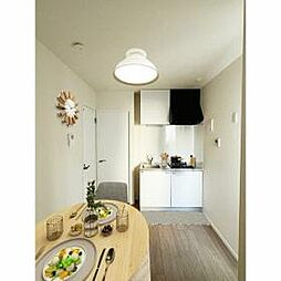 オーク加賀 102 1階1DKのリビング/ダイニング