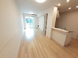 近鉄名古屋線 千代崎駅 徒歩15分の賃貸アパート 1階1LDKのリビング/ダイニング