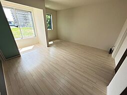 JR関西本線 春田駅 徒歩24分の賃貸アパート 1階1Kのリビング/ダイニング