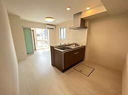 エバービューティクル 1階1LDKのリビング/ダイニング