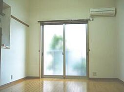 ワイズ 101 1階1Kのリビング/ダイニング