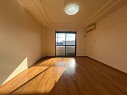 JR関西本線 関駅 徒歩11分の賃貸アパート 1階1Kの室内