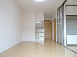 ユーメ・ハイム 106 1階1LDKのリビング/ダイニング