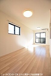 ミー　クヮーム　スゥク　Ｂ 202 2階2LDKのリビング/ダイニング