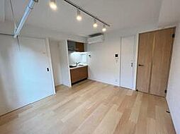 東京メトロ丸ノ内線 西新宿駅 徒歩3分の賃貸マンション 1階ワンルームのリビング/ダイニング