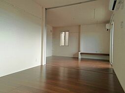 ロイヤルヒル　I 201 2階2LDKのリビング/ダイニング