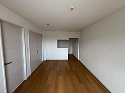 ファミリア一番館 402 4階2LDKのリビング/ダイニング