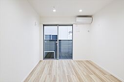 レガロ 102 1階ワンルームのリビング/ダイニング