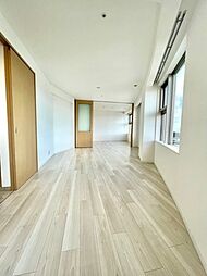 東京メトロ千代田線 乃木坂駅 徒歩1分の賃貸マンション 16階1LDKのリビング/ダイニング