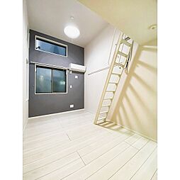 パークウェイ鶴見 103 1階ワンルームのリビング/ダイニング