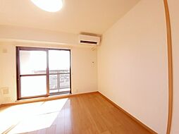 グレイスヴィラ 305 3階ワンルームのリビング/ダイニング