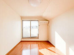 ラ・ヴィール杉田 201 2階1Kのリビング/ダイニング