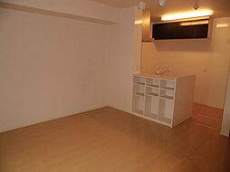 フローレス 102 1階2LDKのリビング/ダイニング