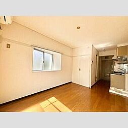 JR中央線 三鷹駅 バス18分 諏訪神社下車 徒歩3分の賃貸マンション 1階ワンルームのリビング/ダイニング