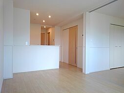 ペット・サンパティークI 203 2階2LDKのリビング/ダイニング